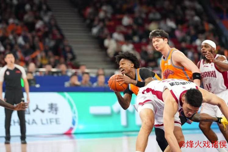 客战深圳队，上海大鲨鱼剑指十连胜！