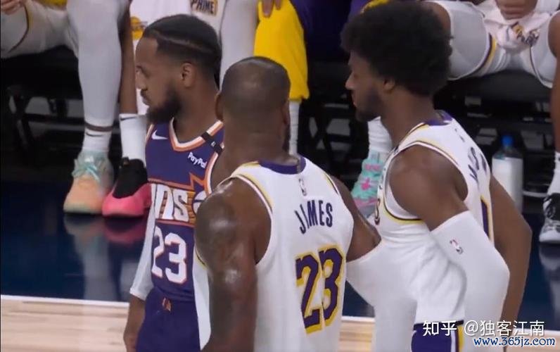 詹姆斯父子联手贡献19分 湖人季前赛惜败太阳