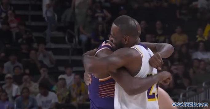 詹姆斯父子联手贡献19分 湖人季前赛惜败太阳