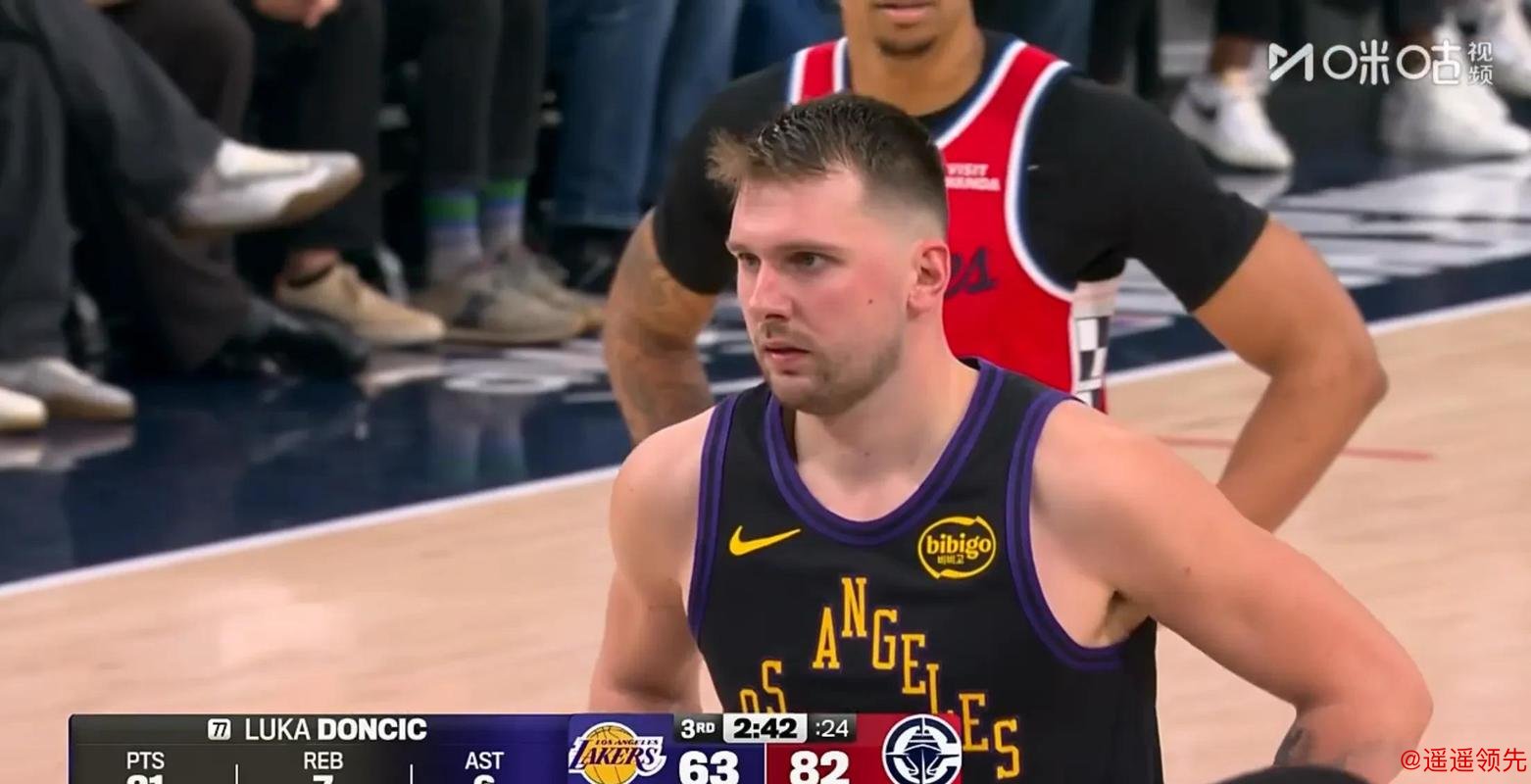 小卡复出24分快船险胜湖人 东契奇32+11+8詹姆斯23+5+6